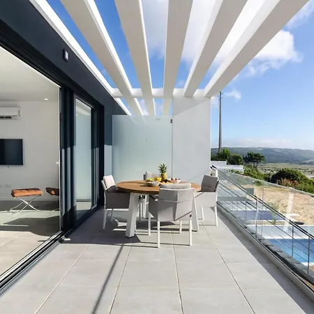 Ocean Views - New Private With Pool & Sea Views شقة