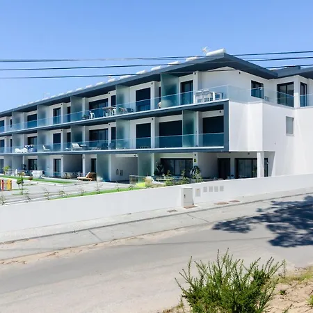Ocean Views - New Private With Pool & Sea Views شقة