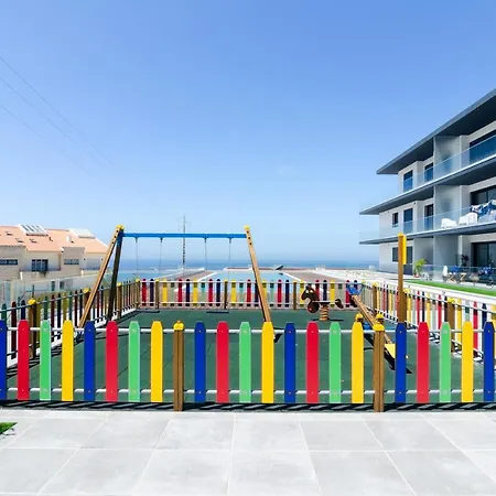 Апартаменты Ocean Views - New Private With Pool & Sea Views Назаре