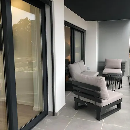 Апартаменты Ocean Views - New Private With Pool & Sea Views Назаре