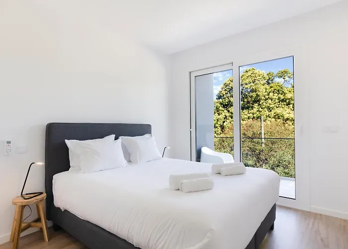 Ocean Views - New Private With Pool & Sea Views דירה *