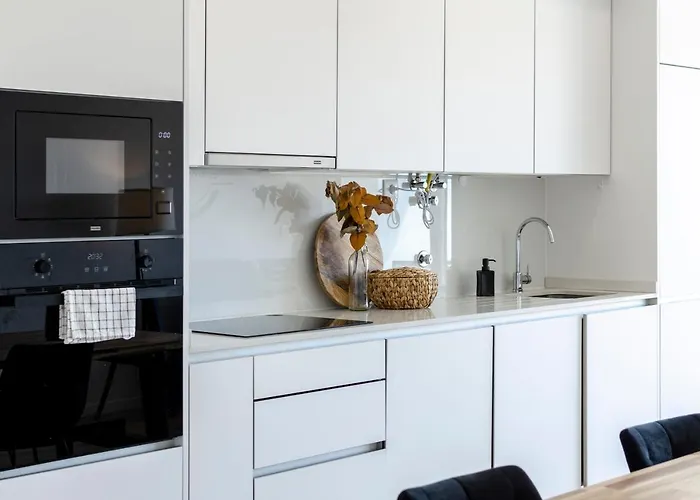 Ocean Views - New Private With Pool & Sea Views شقة